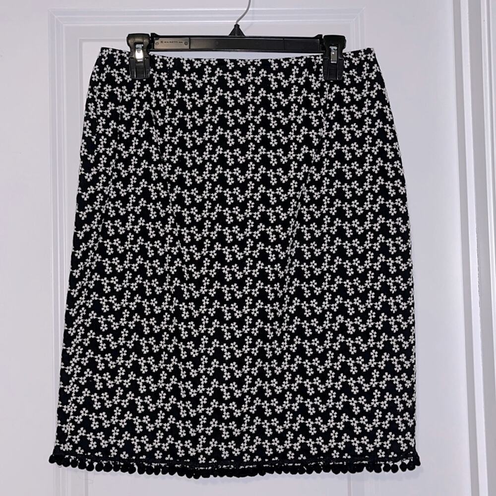 ⚡️ 3 for $20 ⚡️ Josephine Chaus Floral Print Skirt
